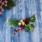 Декор "Зимние грезы" ягоды веточки листья шишка, 19 см 
